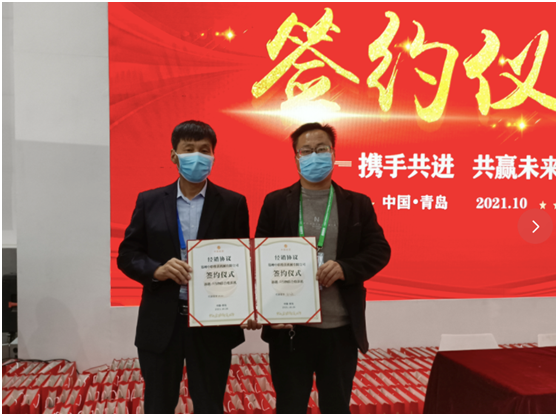 “中國紅、紅動中國”-鄭州中聯(lián)閃耀國際農(nóng)機(jī)展